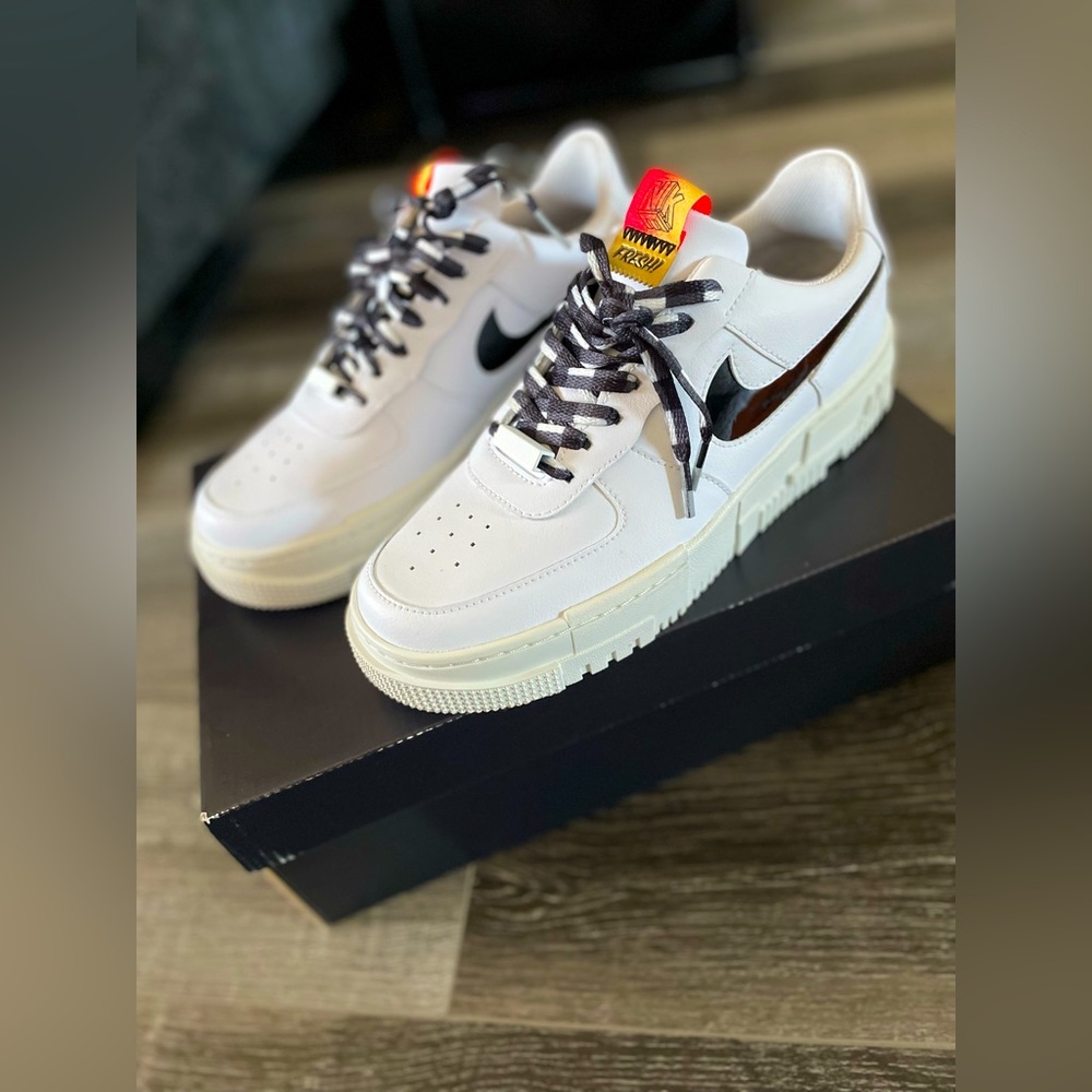 Nike Air Force One Pixel ❤️🖤🤍